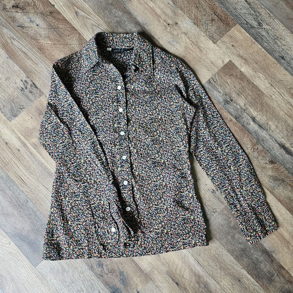 VTG Point of View Womens Button Down Shirt. Tag size 8. Pointy colloars.